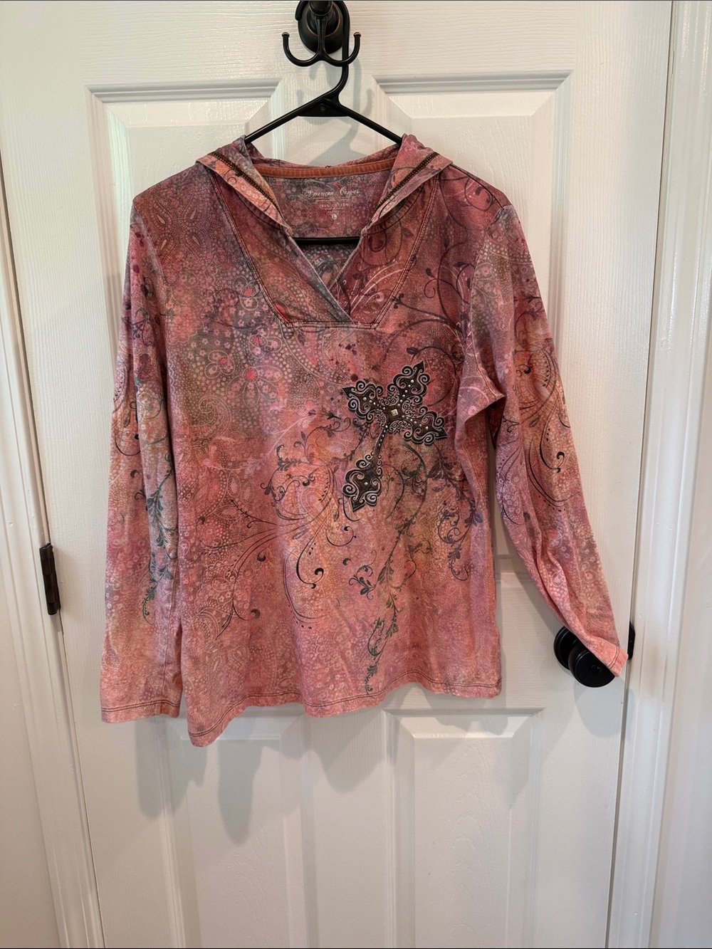 Women's Pink Hooded V-Neck Sweatshirt with Decorative Cross Print